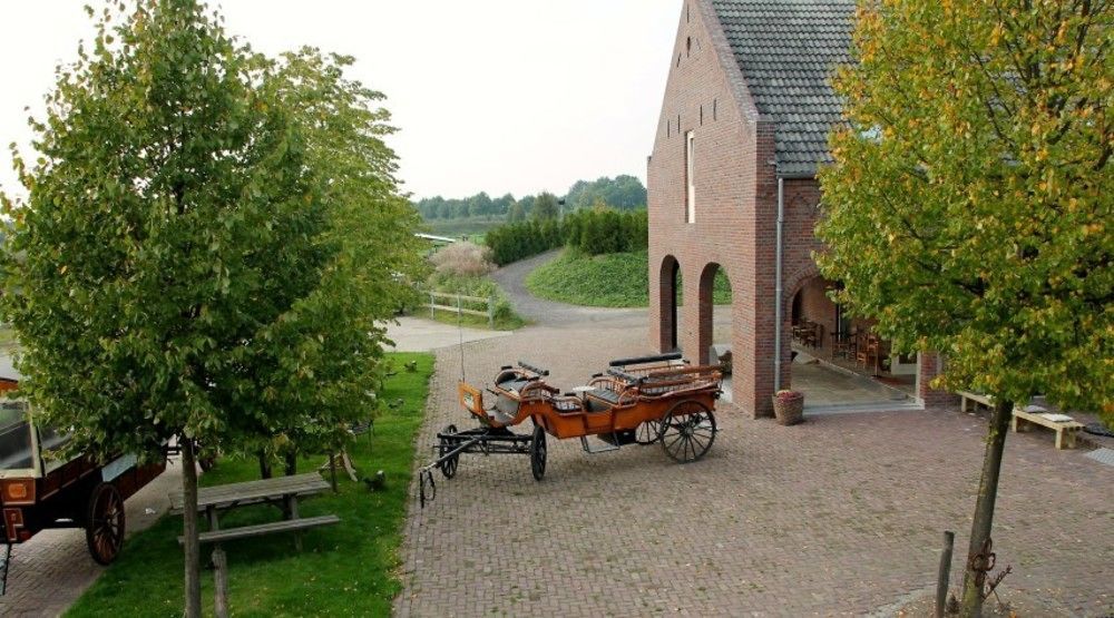 Hotel Herberg De Lindehoeve Grubbenvorst Exterior photo