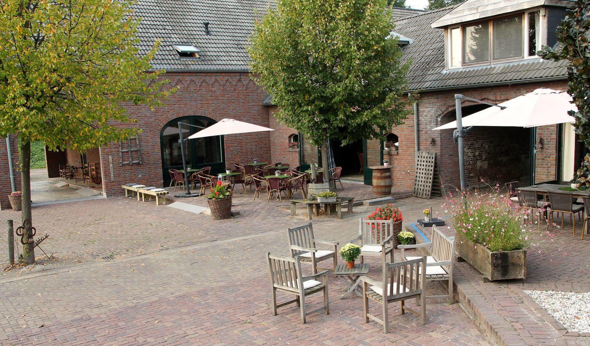 Hotel Herberg De Lindehoeve Grubbenvorst Exterior photo